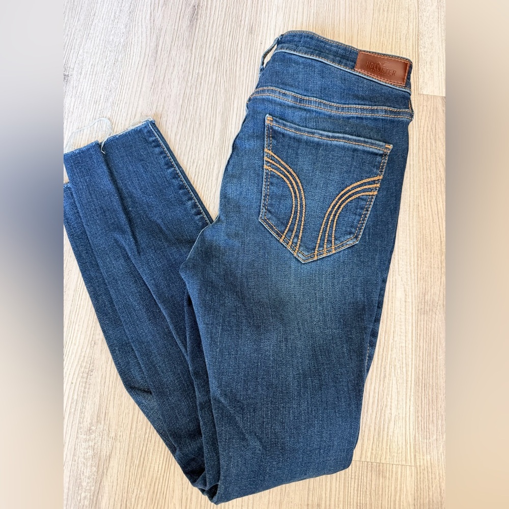 Hollister High Rise Crop Super Skinny 👖